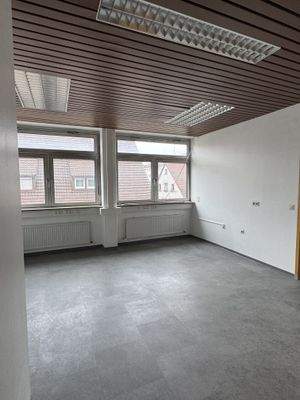 Büro-/Praxisflächen