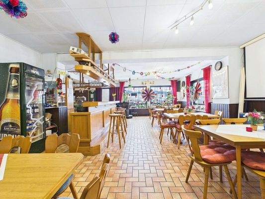 Großzügiges Baugrundstück mit Bestandsgebäude in Überherrn