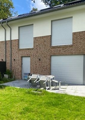 DHH mit Terrasse und Gartenanteil