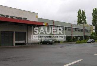 632 Gebäudeansicht mit Anlieferung