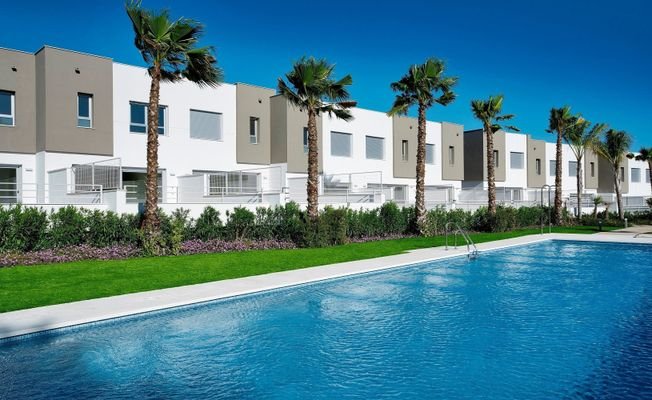 A5_1_Green_Golf_townhouses_Estepona_pool_Marzo 202