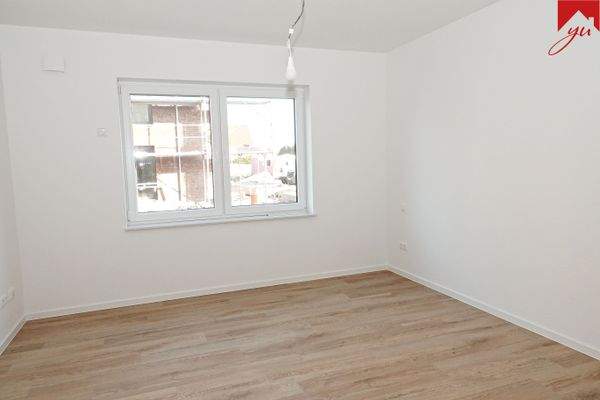 geräumiges Schlafzimmer 