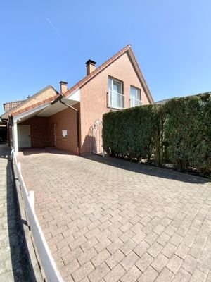 solide, massive Bauweise, einseitig angebaut