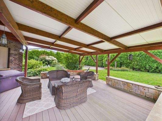 CAM03784G0-PR0075-STILL032