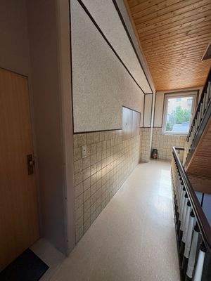 Treppenhaus mit Holzelementen