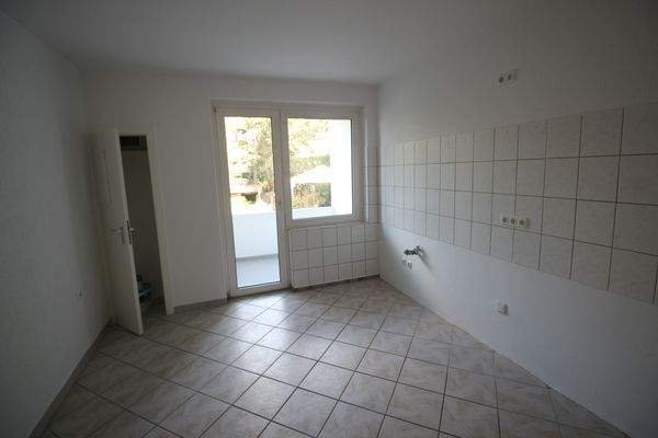 Küche mit Abstellkammer