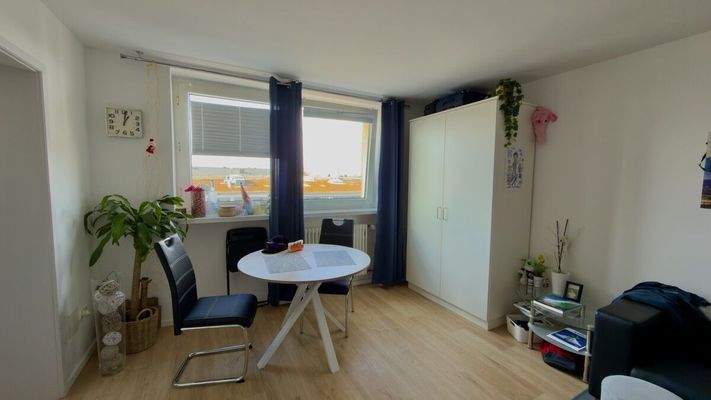 Wohnzimmer_mit_Esstisch