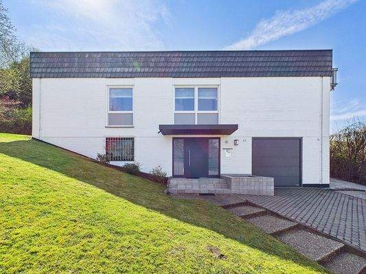 Gepflegtes Zweifamilienhaus in Saarlouis