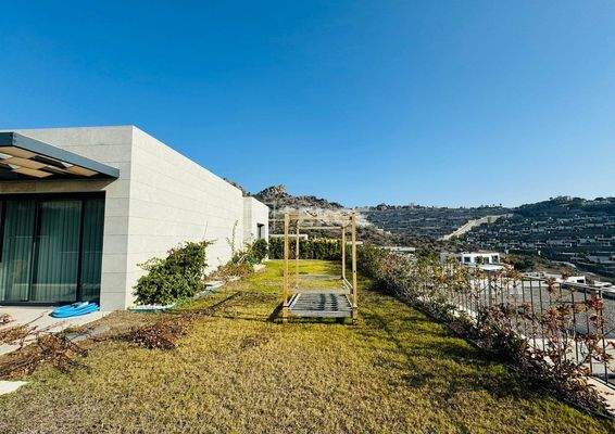 Villa with a Private Pool in a Complex Near the Beach in Yalıkavak