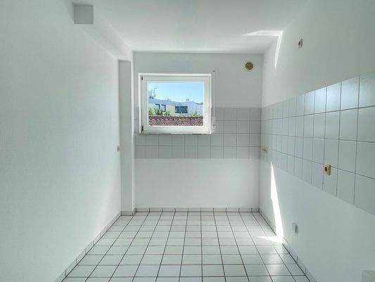 Hier hat eine schöne Küche viel Platz