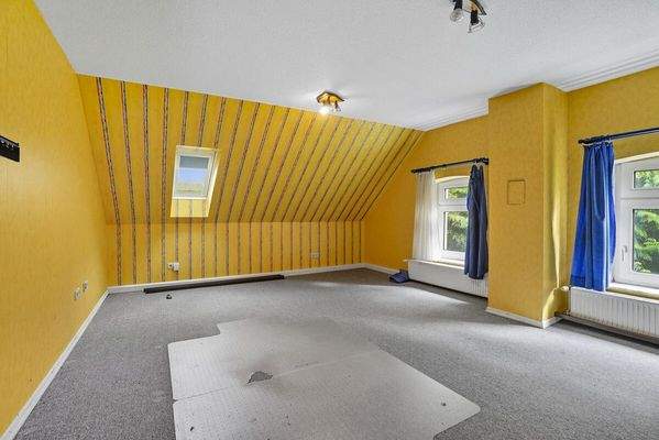 Schlafzimmer/Wohnzimmer (DG)