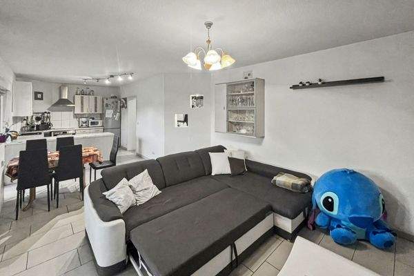 Wohnbereich + Küche EG.