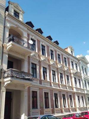 Außenansicht straßenseitig (Bild 1)