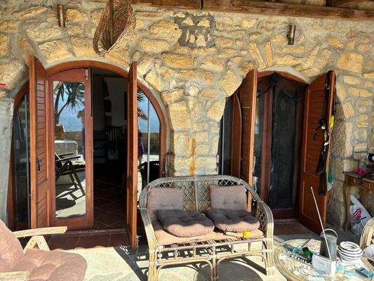 Ostkreta, Pappagiannades: Traditionelles Steinhaus mit großem Garten voller Olivenbäume zu verkaufen