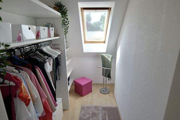 Ankleidezimmer im OG