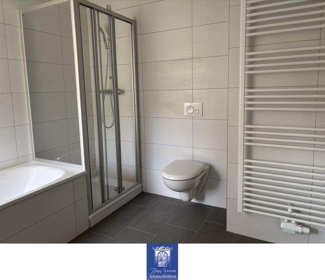 Individuelle und geräumige Dachwohnung! Tageslichtbad mit Wanne und Dusche! - Photo 4