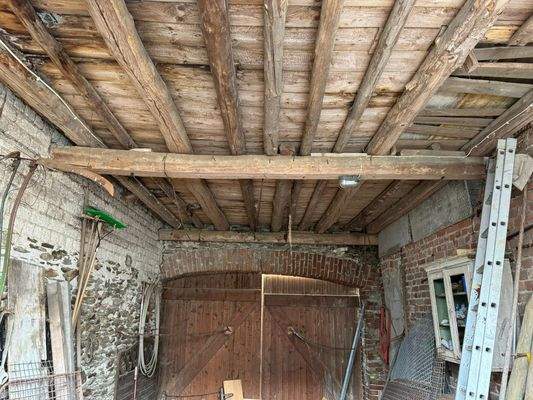 14 Scheune innen.JPEG