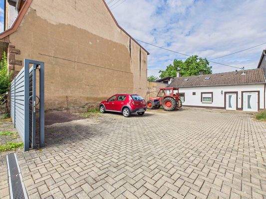 Baugrundstück mit Bungalow in Saarbrücken 