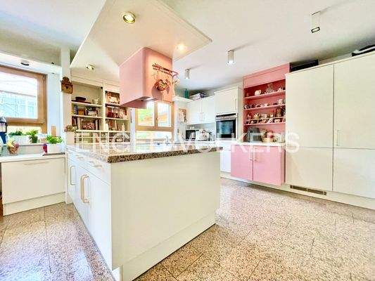 EG: Küche mit Sitzecke