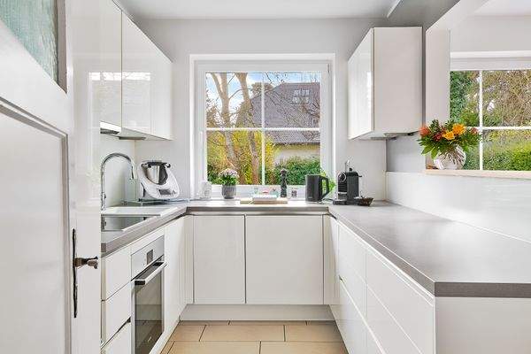 Komplett ausgestattete Küche