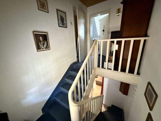 Treppenhaus zum Dachgeschoss