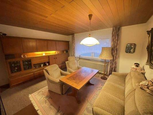 Wohn-/ Esszimmer EG-Wohnung