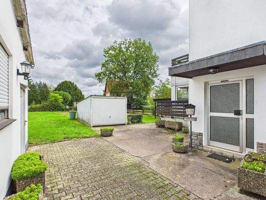 Ein-/Zweifamilienhaus mit Werkstatt in SB-Ensheim