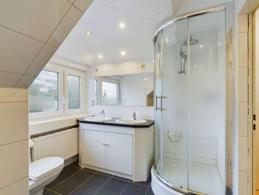 DG: Tageslichtbadezimmer