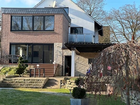 Seite mit Balkon