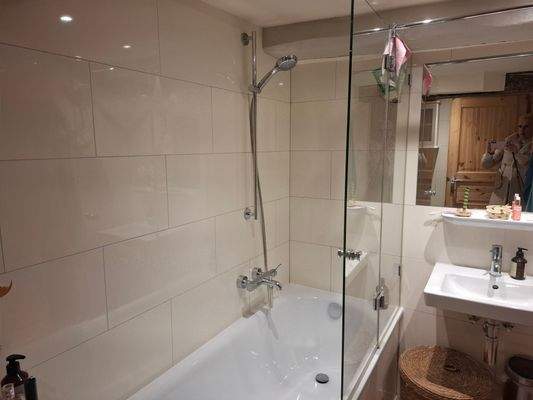 Badezimmer mit Wanne