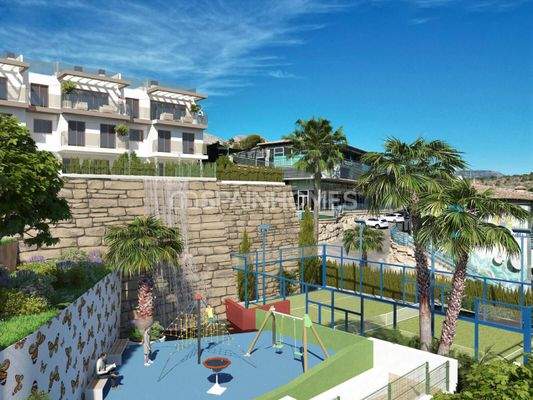 Stylish Townhouses in a Complex with Pool in Alicante La Nucia