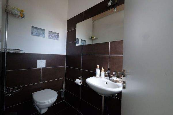 C6B81B8B-3815-47F3-B42A-1733F9957D03-8432-000009E269B2FFB1