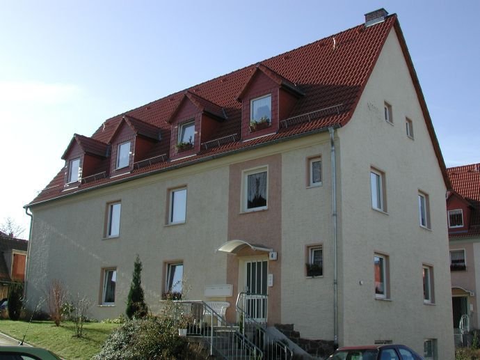 Sanierte Dachgeschosswohnung (2-Zimmer Whg.) in Kamsdorf