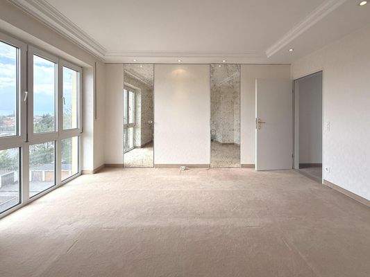 Schlafzimmer / Blick zum Kleiderschrank