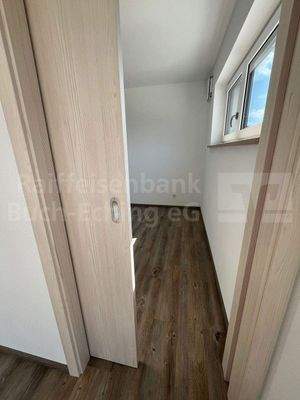 OG 2 Ankleide-Schiebetür.jpeg