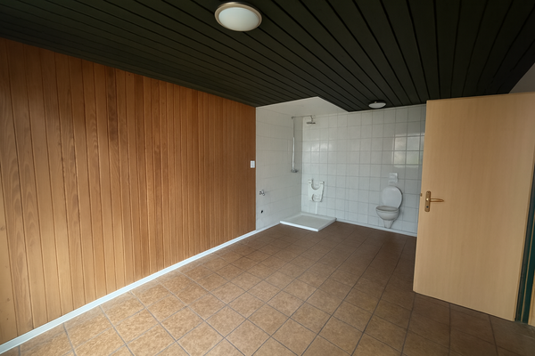 Halle Rechts WC/ Küche