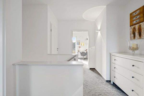 Stylischer Flur im Obergeschoss