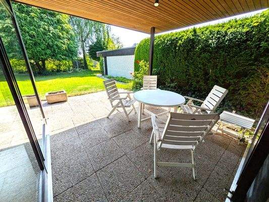 Überdachte Terrasse