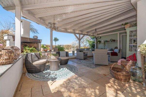 überdachte Terrasse