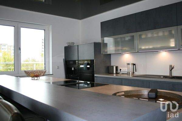 Küche mit Esstresen