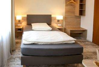 222-KA Bett (1 von 1).jpg