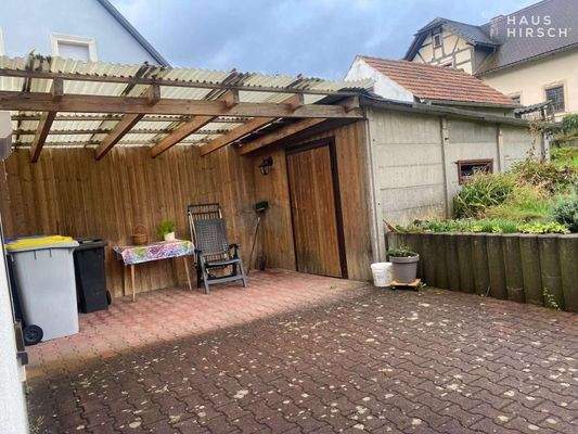Terrasse und Schuppen