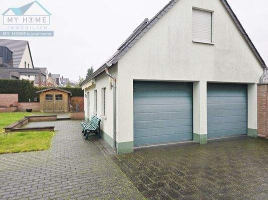  Innenbereich incl. Doppelgaragen mit angr. Wohnbe