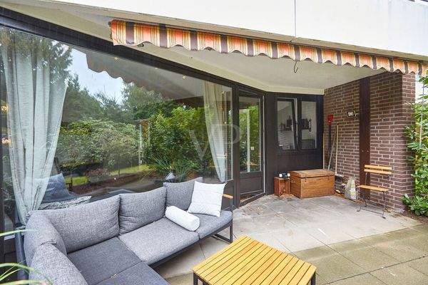 Teilweise überdachte Süd-Terrasse