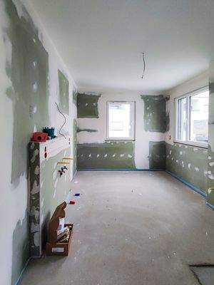 OG Bad zus. Einbau einer Badewanne wäre möglich