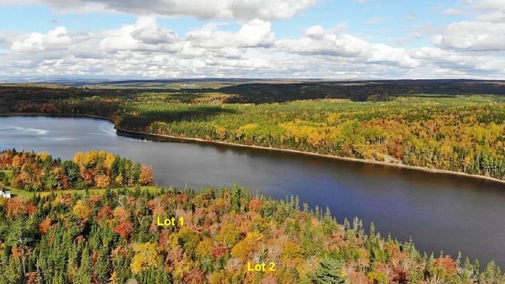 Cape Breton - Schöne Ufer- und Waldgrundstücke am 