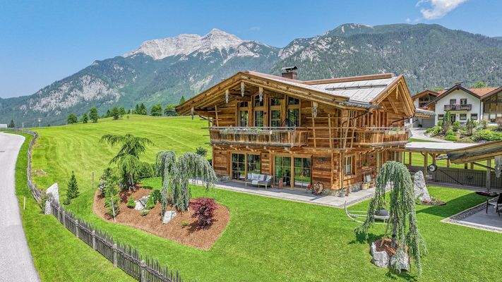 KITZIMMO-Zwei Luxuschalets mit Panoramablick in Top-Ruhelage kaufen - Immobilien Steinberg Tirol.