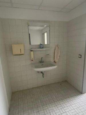 Vorraum Handwaschbecken.jpeg