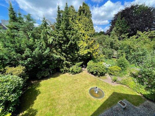 Aussicht von der Loggia in den Garten