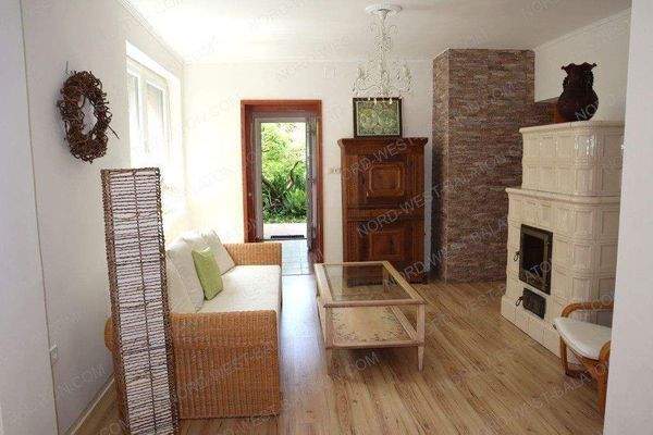 Wohn-/Esszimmer mit Kachelofen